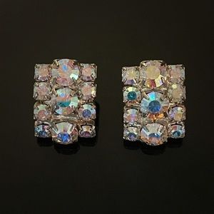 ✨Dazzling Vintage Retro Stud Earrings